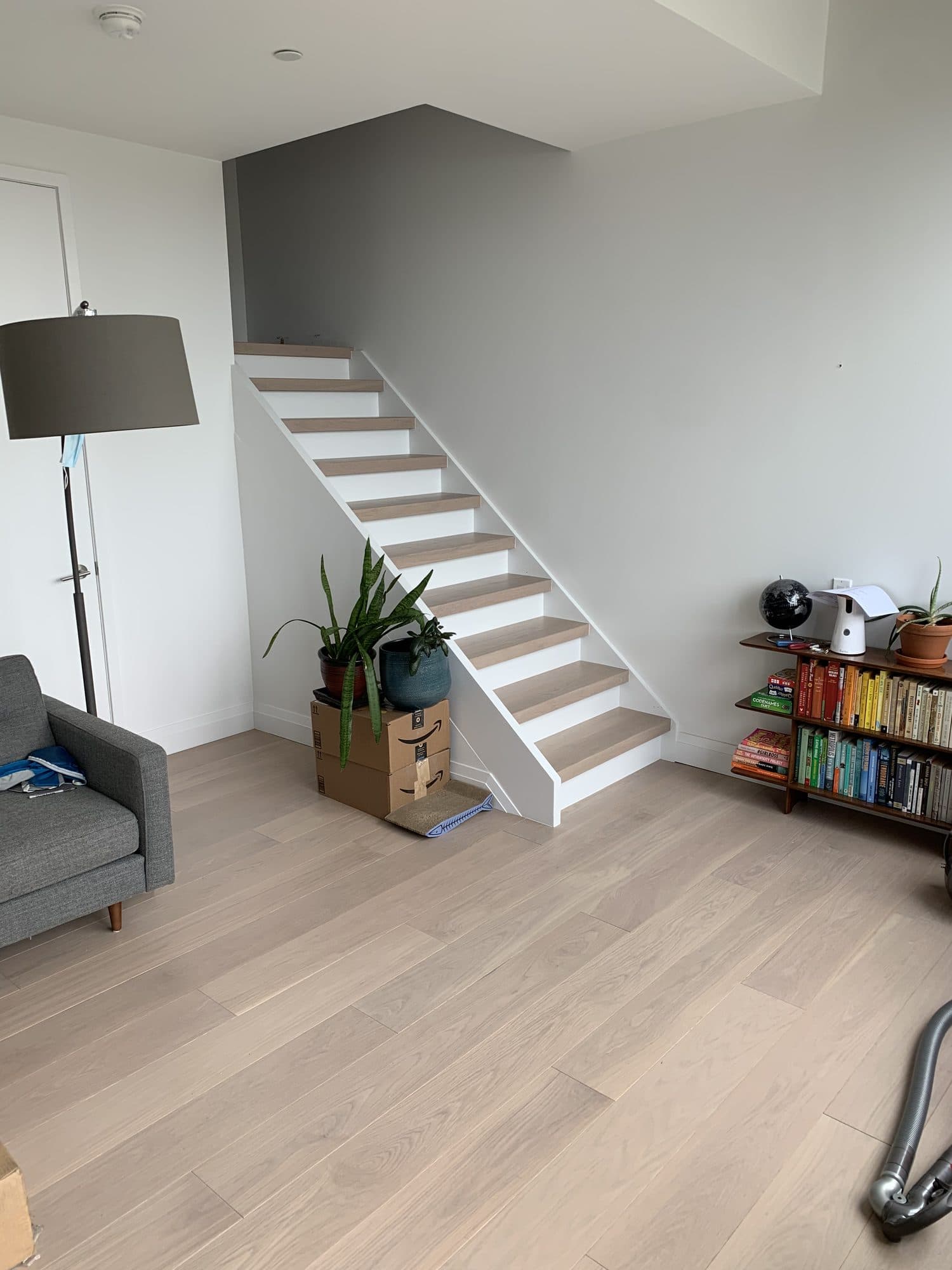 Staircase renovation, treads and railings by Woodstellar