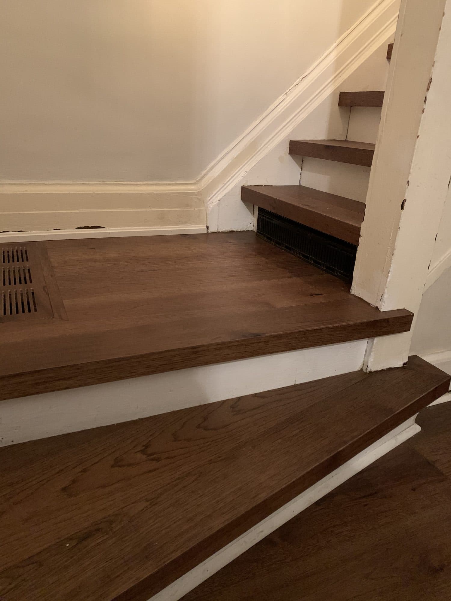 Staircase renovation, treads and railings by Woodstellar