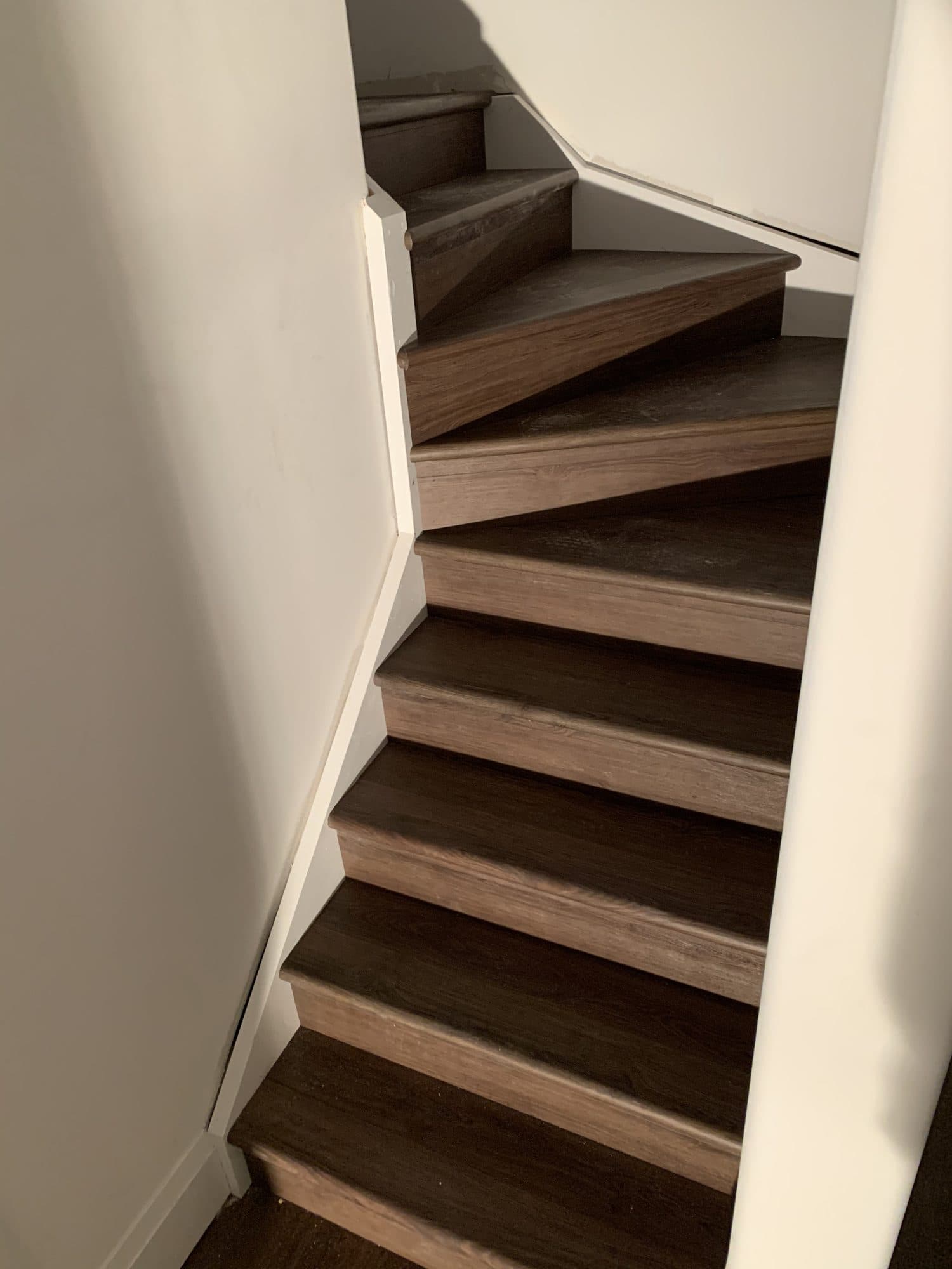 Staircase renovation, treads and railings by Woodstellar