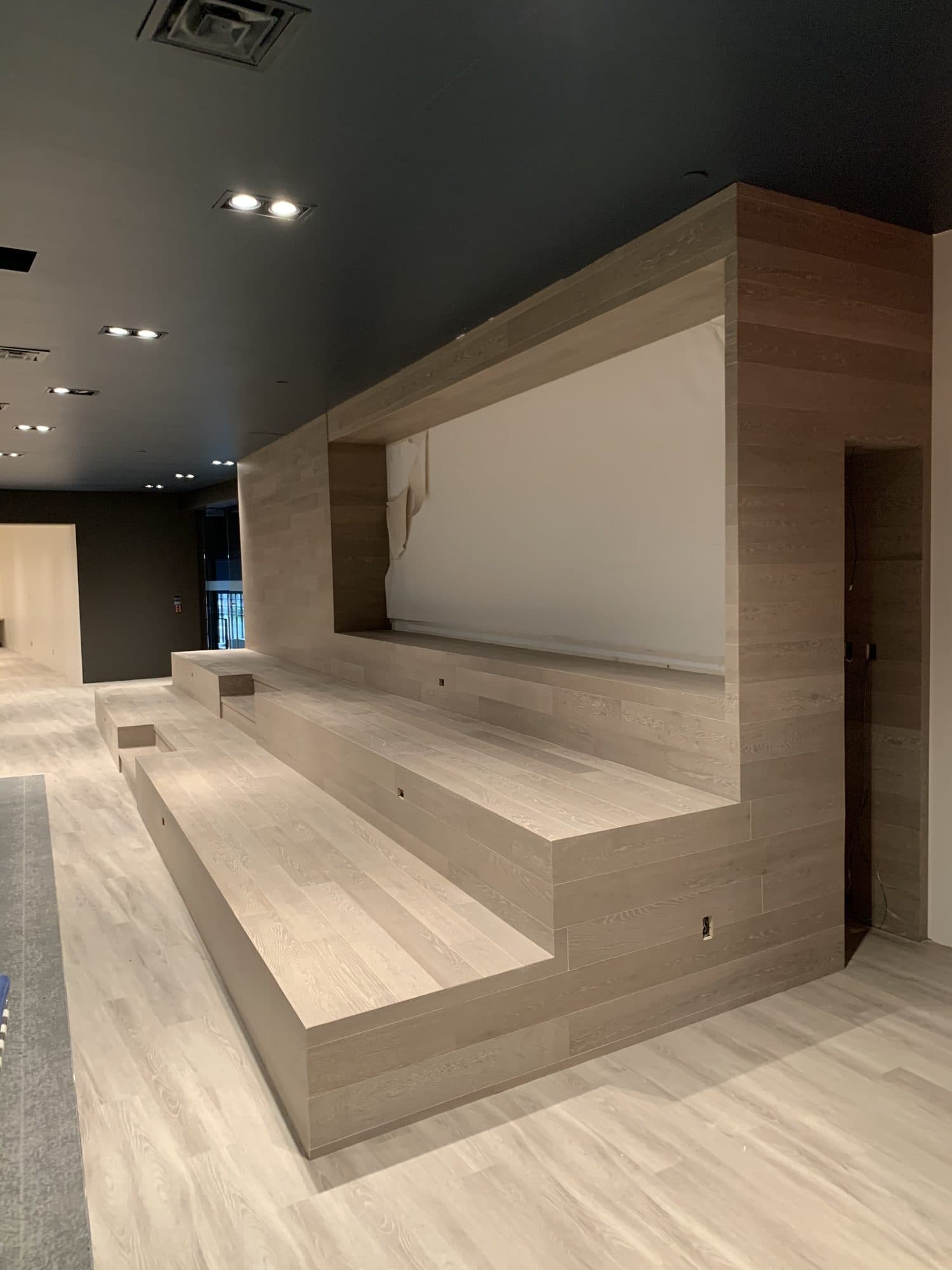 Wainscoting, wall panelling and finish carpentry by Woodstellar