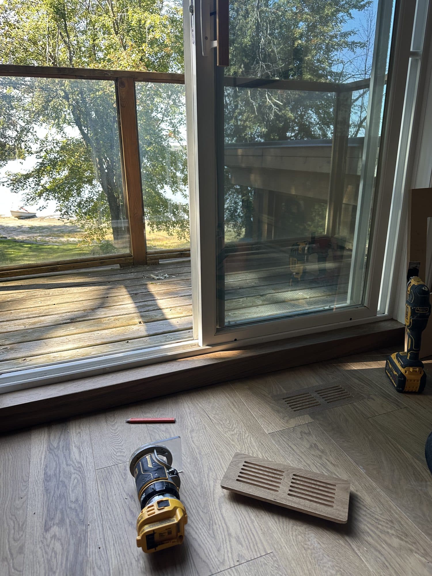 A seamless custom hardwood floor vent by Woodstellar